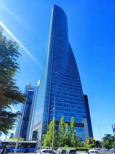 Embajada de Canadá en Madrid (2)