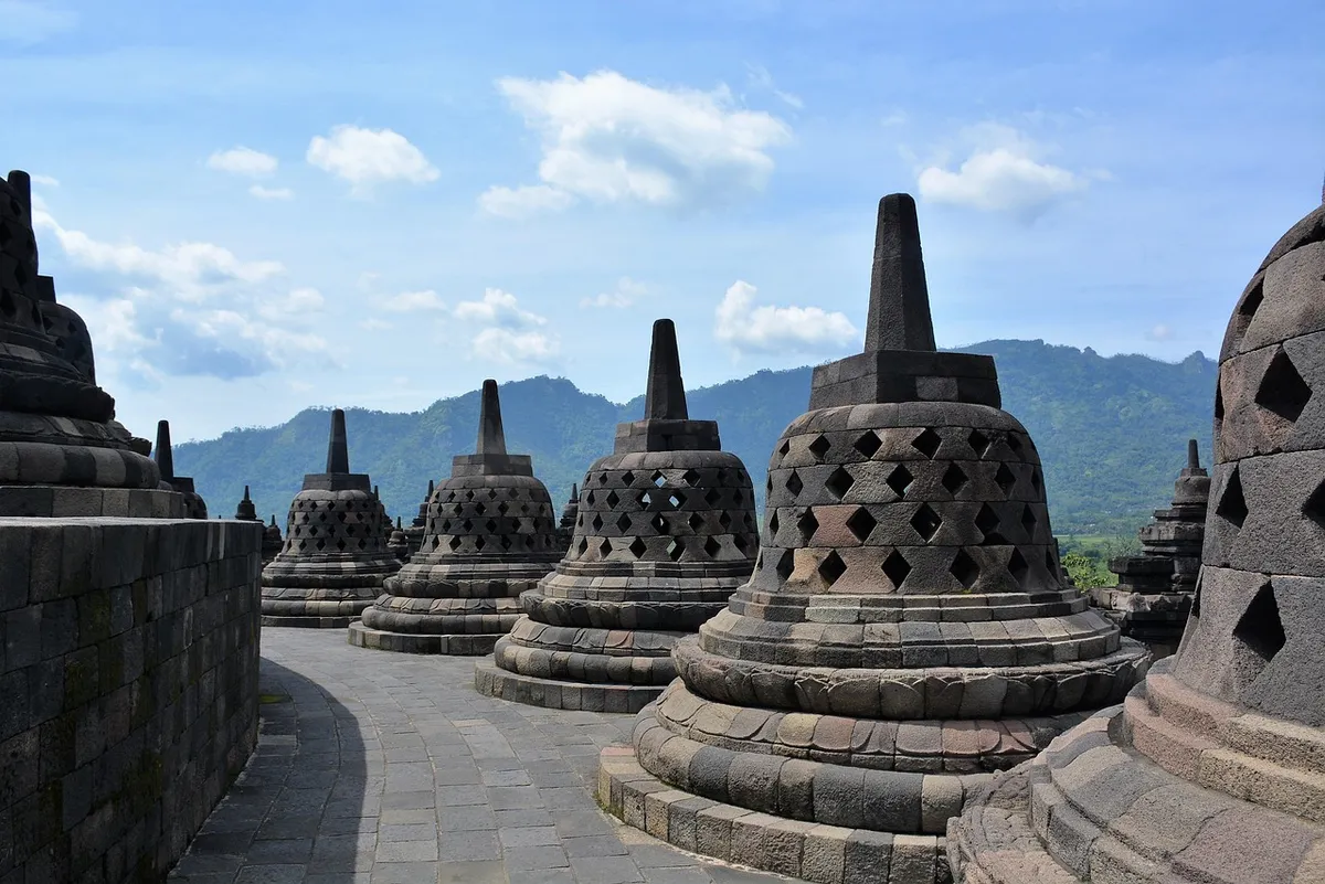 Las estupas del templo de Borobudur, en Java