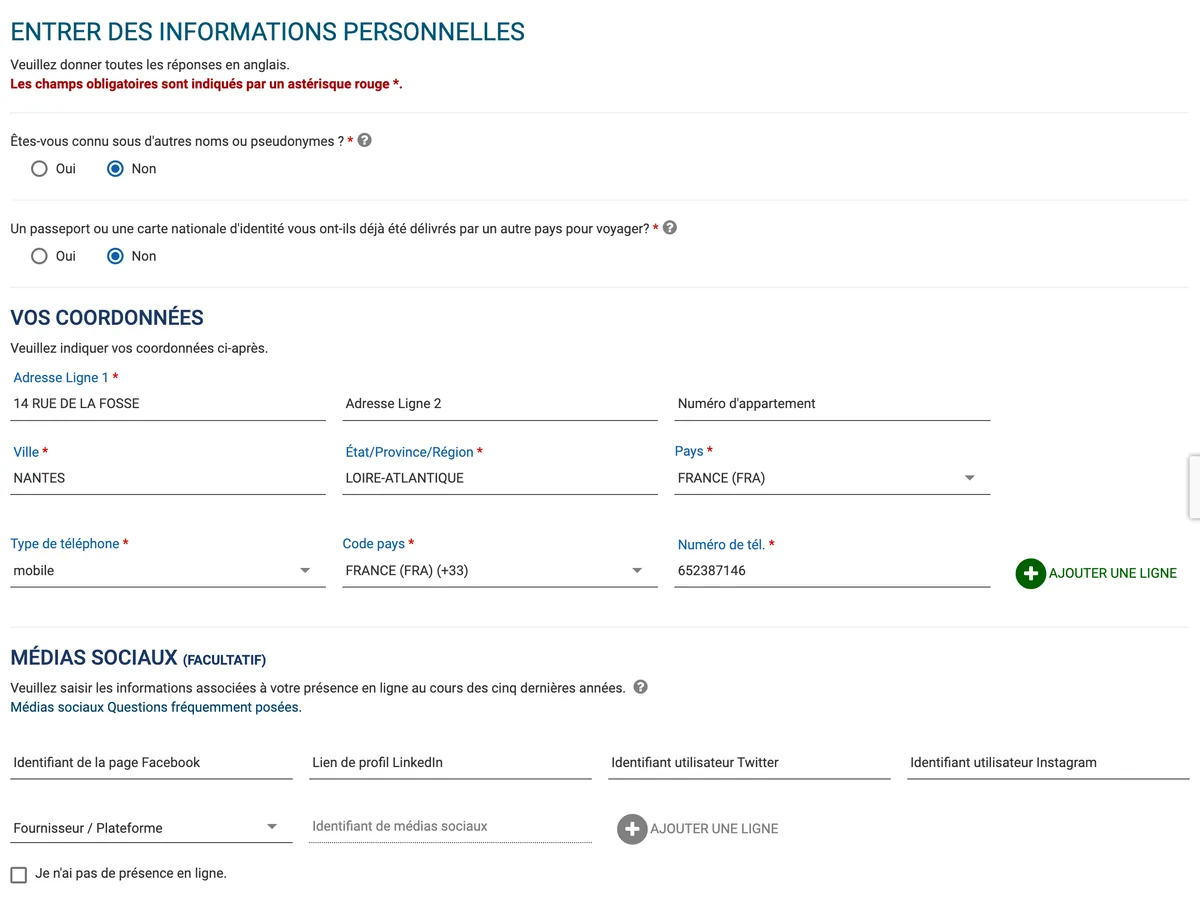 Informations personnelles : pseudonymes, autres documents, adresse à Nantes, téléphone mobile avec le +33 et la rubrique médias sociaux marquée facultative